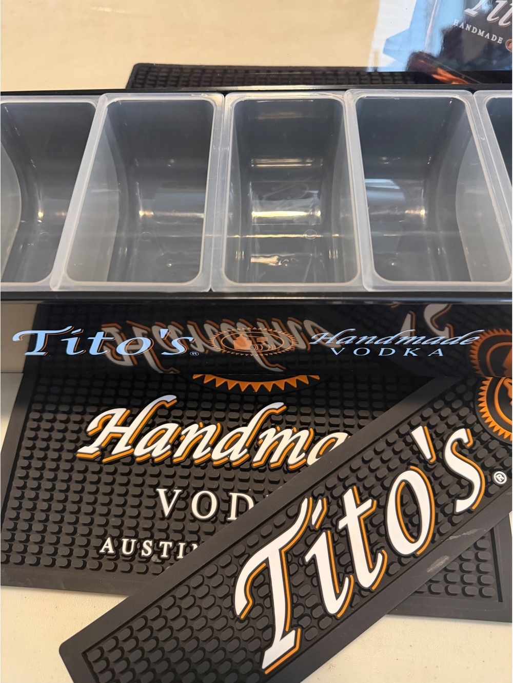 Tito’s Bar Set - Picture 4 of 4